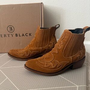 LIBERTY Black Women’s Henrietta Western Ankle Boots 8.5/9